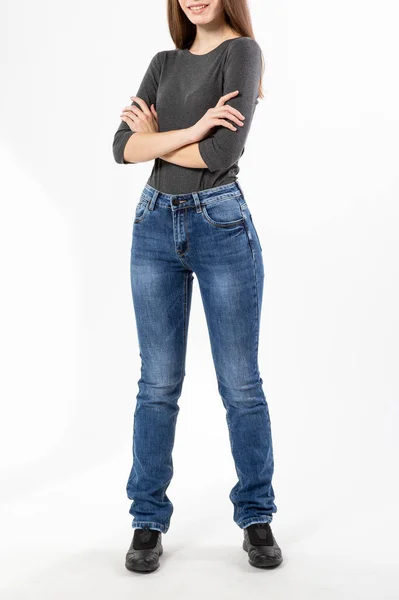 Chica Jeans Muestra Jeans Fondo Blanco Cerca Pantalones Vaqueros Azules —  Fotos de Stock