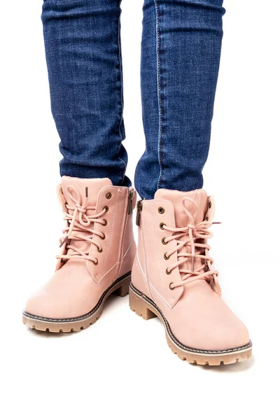 Demi Season Dámské Boty Růžové Nohách Džínách Bílé Pozadí Tkaničky — Stock fotografie