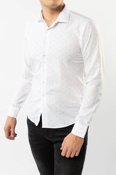 Hombre Con Una Camisa Blanca Jeans Negros Sobre Fondo Blanco —  Fotos de Stock
