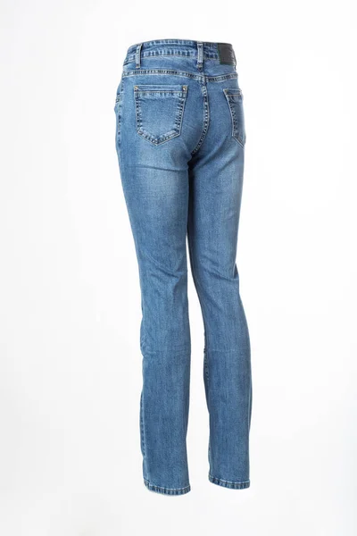 Blauwe Jeans Spookachtige Mannequin Geïsoleerd Witte Achtergrond — Stockfoto