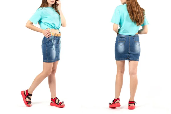 Kot Etekli Bir Kız Beyaz Arka Planda Kırmızı Spor Ayakkabılı — Stok fotoğraf