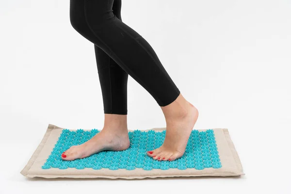 Women Feet Massage Mat Close Girl Standing Applicators Doing Foot — Stock Photo, Image