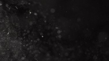 İzole bulut siyah arka plan kabarcık Bokeh toz