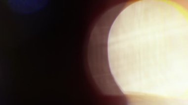 Stüdyoda Siyah Arkaplan Üzerine Gerçek Lens Fişeği Çekimi