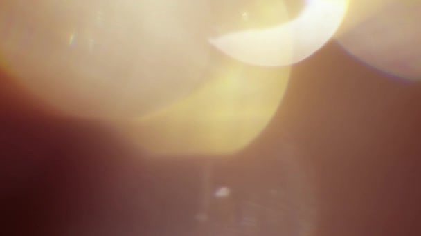 Stüdyoda Siyah Arkaplan Üzerine Gerçek Lens Fişeği Çekimi — Stok video