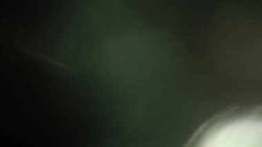 Stüdyoda Siyah Arkaplan Üzerine Gerçek Lens Fişeği Çekimi