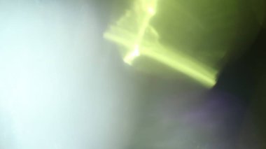 Stüdyoda Siyah Arkaplan Üzerine Gerçek Lens Fişeği Çekimi