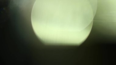 Stüdyoda Siyah Arkaplan Üzerine Gerçek Lens Fişeği Çekimi