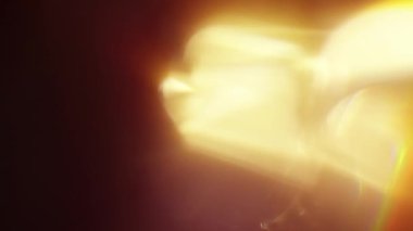 Stüdyoda Siyah Arkaplan Üzerine Gerçek Lens Fişeği Çekimi