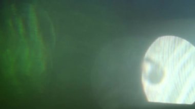 Stüdyoda Siyah Arkaplan Üzerine Gerçek Lens Fişeği Çekimi