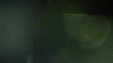 Stüdyoda Siyah Arkaplan Üzerine Gerçek Lens Fişeği Çekimi