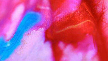 Makro deri, hangi kıvrımları göre boya akan