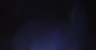 Stüdyoda Siyah Arkaplan Üzerine Gerçek Lens Fişeği Çekimi