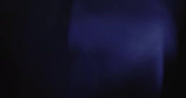 Stüdyoda Siyah Arkaplan Üzerine Gerçek Lens Fişeği Çekimi