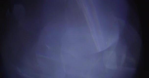 Reale lente bagliore girato in studio su sfondo nero — Video Stock