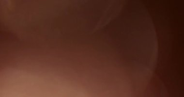 Stüdyoda Siyah Arkaplan Üzerine Gerçek Lens Fişeği Çekimi