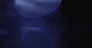 Stüdyoda Siyah Arkaplan Üzerine Gerçek Lens Fişeği Çekimi