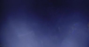 Stüdyoda Siyah Arkaplan Üzerine Gerçek Lens Fişeği Çekimi