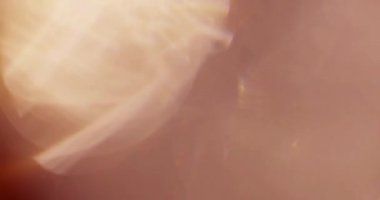 Stüdyoda Siyah Arkaplan Üzerine Gerçek Lens Fişeği Çekimi