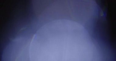 Stüdyoda Siyah Arkaplan Üzerine Gerçek Lens Fişeği Çekimi