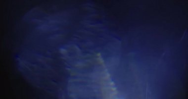 Stüdyoda Siyah Arkaplan Üzerine Gerçek Lens Fişeği Çekimi