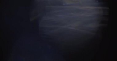 Stüdyoda Siyah Arkaplan Üzerine Gerçek Lens Fişeği Çekimi