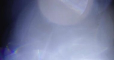 Stüdyoda Siyah Arkaplan Üzerine Gerçek Lens Fişeği Çekimi