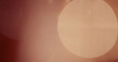 Stüdyoda Siyah Arkaplan Üzerine Gerçek Lens Fişeği Çekimi