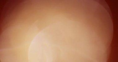 Stüdyoda Siyah Arkaplan Üzerine Gerçek Lens Fişeği Çekimi