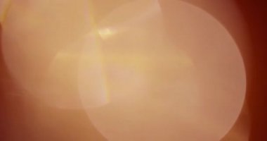 Stüdyoda Siyah Arkaplan Üzerine Gerçek Lens Fişeği Çekimi