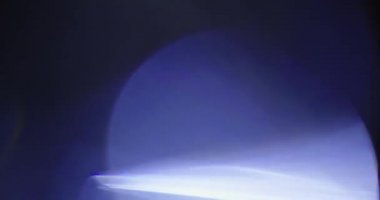 Stüdyoda Siyah Arkaplan Üzerine Gerçek Lens Fişeği Çekimi