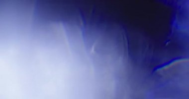 Stüdyoda Siyah Arkaplan Üzerine Gerçek Lens Fişeği Çekimi