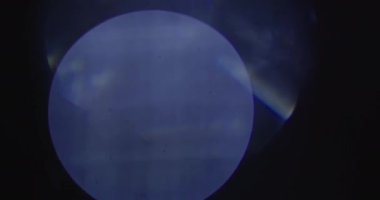 Stüdyoda Siyah Arkaplan Üzerine Gerçek Lens Fişeği Çekimi