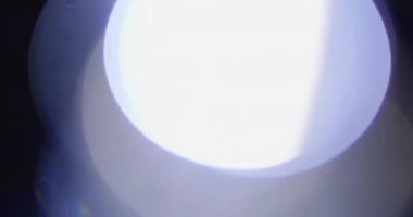 Stüdyoda Siyah Arkaplan Üzerine Gerçek Lens Fişeği Çekimi