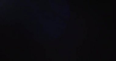 Stüdyoda Siyah Arkaplan Üzerine Gerçek Lens Fişeği Çekimi