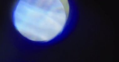 Stüdyoda Siyah Arkaplan Üzerine Gerçek Lens Fişeği Çekimi