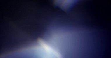 Stüdyoda Siyah Arkaplan Üzerine Gerçek Lens Fişeği Çekimi