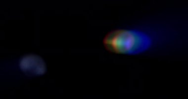 Stüdyoda Siyah Arkaplan Üzerine Gerçek Lens Fişeği Çekimi