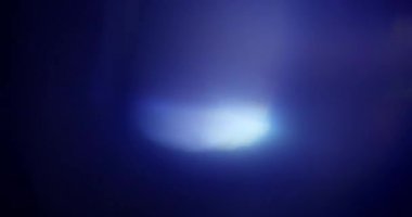 Stüdyoda Siyah Arkaplan Üzerine Gerçek Lens Fişeği Çekimi