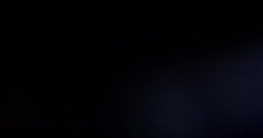 Stüdyoda Siyah Arkaplan Üzerine Gerçek Lens Fişeği Çekimi