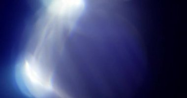 Stüdyoda Siyah Arkaplan Üzerine Gerçek Lens Fişeği Çekimi