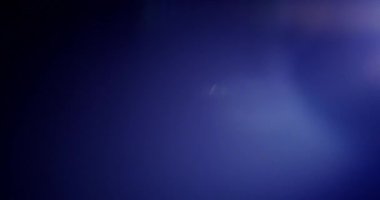 Stüdyoda Siyah Arkaplan Üzerine Gerçek Lens Fişeği Çekimi