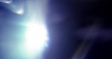 Stüdyoda Siyah Arkaplan Üzerine Gerçek Lens Fişeği Çekimi