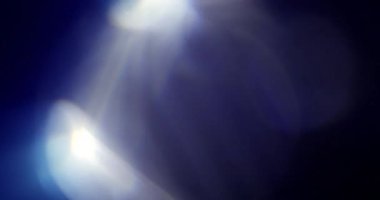 Stüdyoda Siyah Arkaplan Üzerine Gerçek Lens Fişeği Çekimi