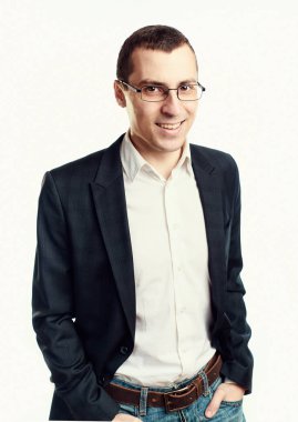 Yakışıklı İş adamı beyaz arka plan üzerinde izole.