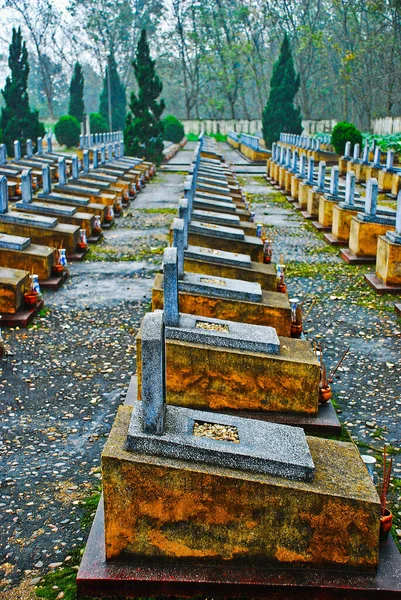 Graves from the vietnam war in central vietnam — ストック写真