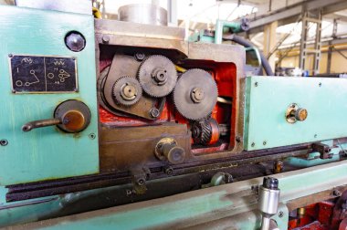 Makinede vites kullanarak vites değiştirme mekanizması