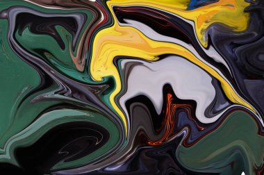 Fotoğrafta sarı, yeşil, beyaz renkler.