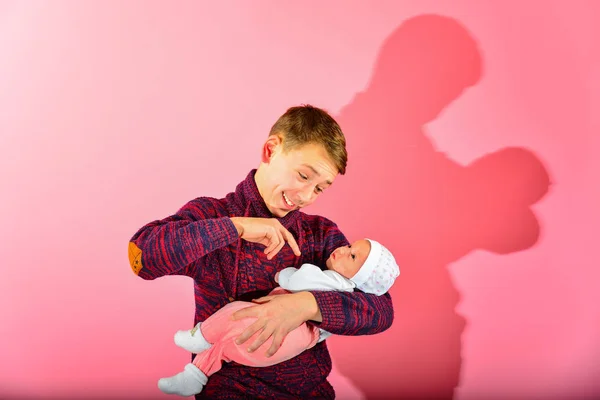 Padre Juega Con Niño Besa — Foto de Stock