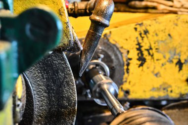 Zımpara taşlama makinesi yakın çekim direksiyonda